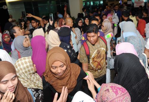PG05_13032015_PELAJAR_KELUARGA