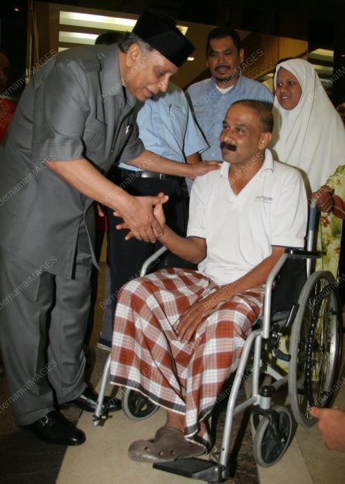 NOR MOHAMED YAKCOP