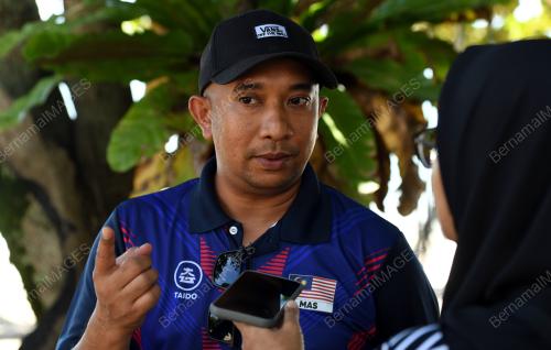 SUKMA BOLA TAMPAR PANTAI