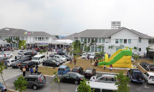 PUSAT KELUARGA