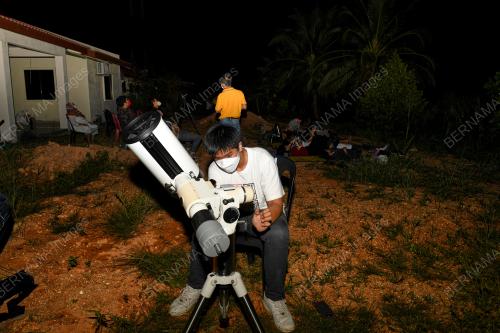 HUJAN METEOR