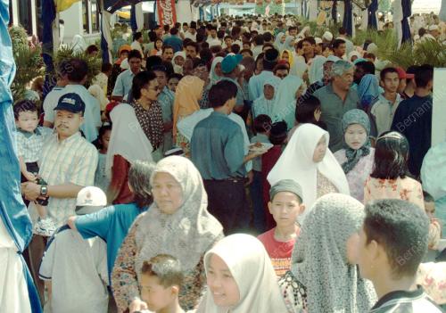 PG05_17022016_ORANG_RAMAI