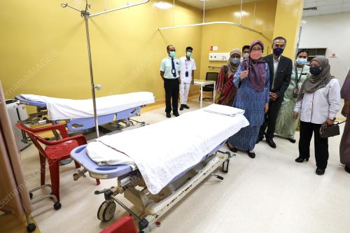 DR ZALIHA MUSTAFA