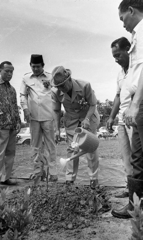 PG05_19012015_HARI_PETANI