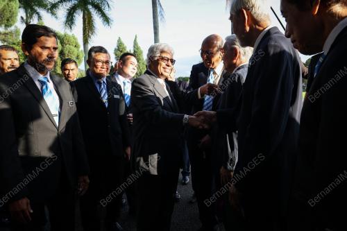 TUN AHMAD FUZI ABDUL RAZAK