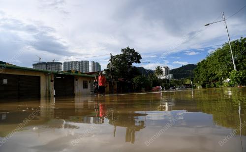 PG05_21112018_BANJIR_KILAT