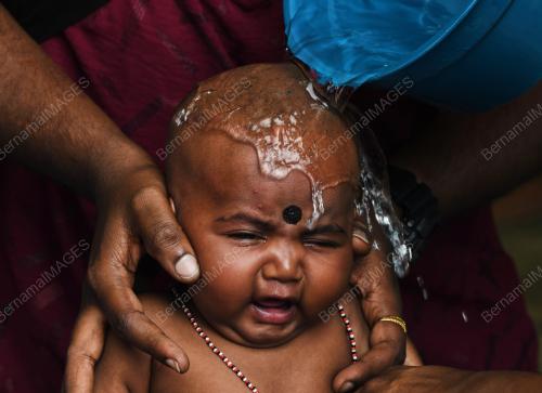 PENGANUT HINDU BAYAR NAZAR