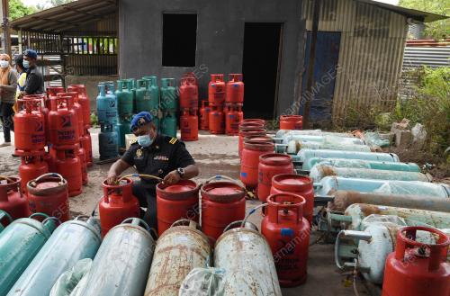 PENYELEWENGAN GAS LPG