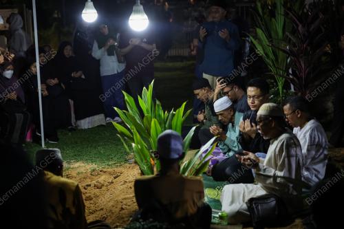 ALLAHYARHAM NOOR ADZMAN BAHARUDDIN