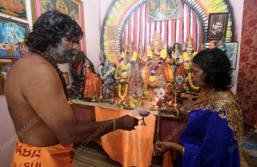 SAMBUT THAIPUSAM DI RUMAH
