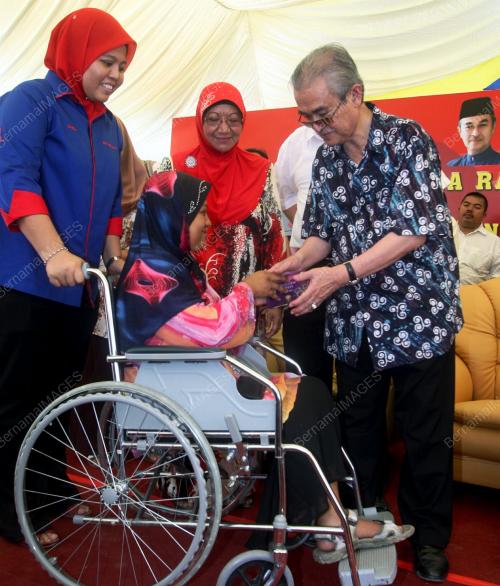 TUN ABDULLAH AHMAD BADAWI