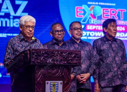 TUN AHMAD FUZI ABDUL RAZAK