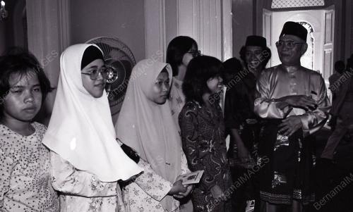 HARI RAYA