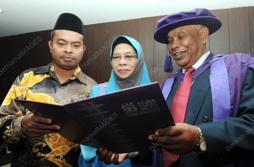 PG05_30042016_WARGA_EMAS