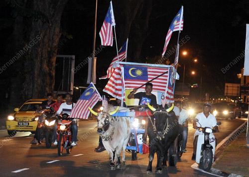 PG05_30082014_KERETA_LEMBU