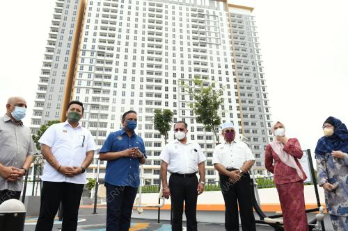 DATUK SERI REEZAL MERICAN NAINA MERICAN