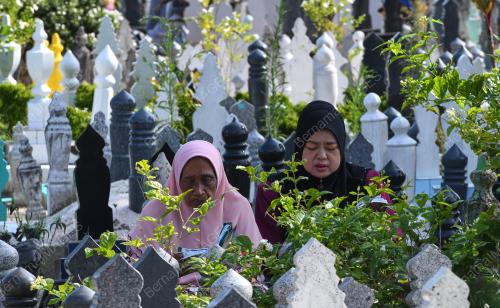 ZIARAH KUBUR