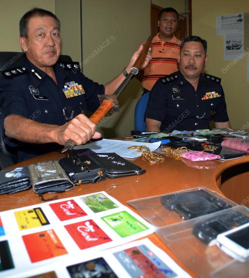 PG05_31102012_POLIS_PEDANG