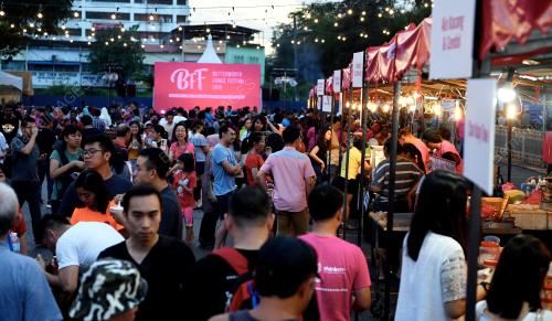 PG06_01122018_011218_ORANG_RAMAI