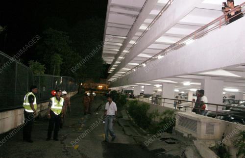 JALAN RETAK