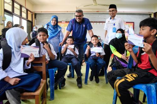 DATUK MOHD RAZMAN YAACOB