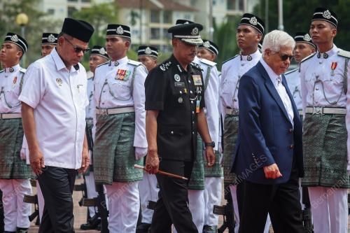 TUN AHMAD FUZI ABDUL RAZAK