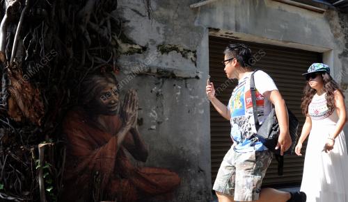 PG06_04122015_PELANCONG_MURAL