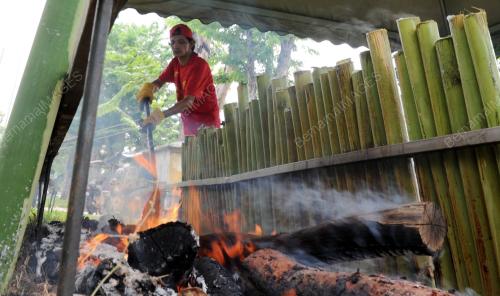 PG06_05082013_BAKAR_LEMANG