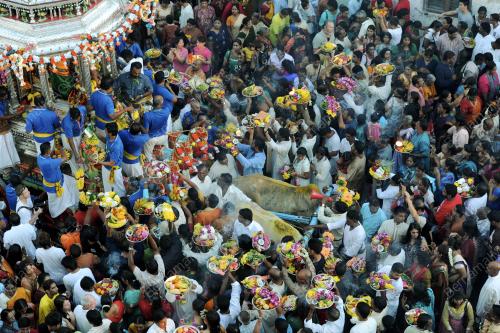 PG06_06022012_ORANG_RAMAI