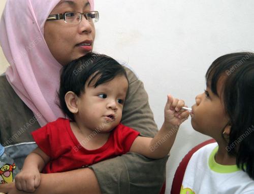 KHAIRA RAIHANA NOOR AZMAN