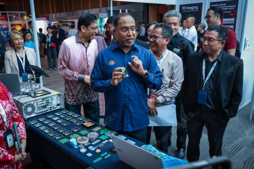 DATUK SERI DR ZAMBRY ABDUL KADIR
