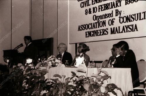 DATUK DR LEO MOGGIE