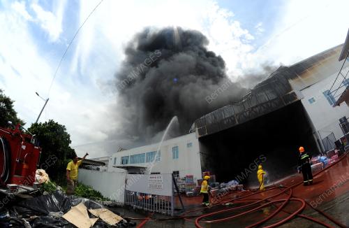PG06_09052017_TERBAKAR