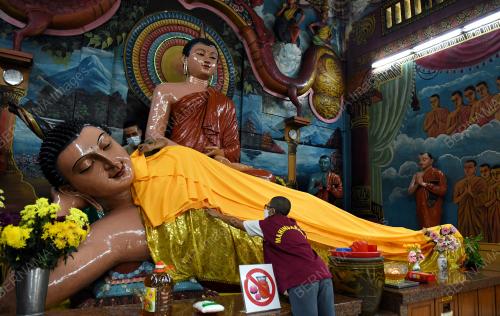 PERSIAPAN HARI WESAK