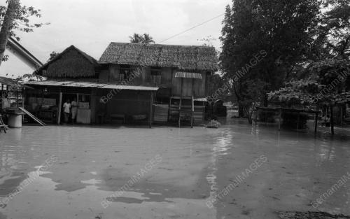 PG06_09072015_BANJIR_KILAT