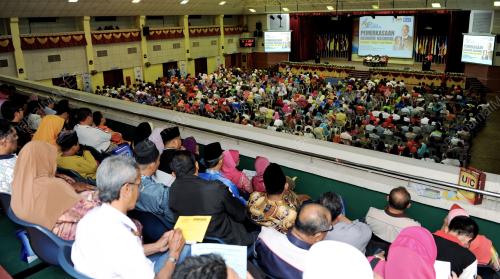 PG06_11012014_ORANG_RAMAI