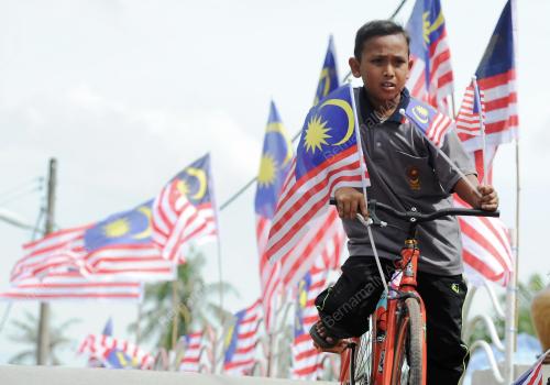 PG06_12082015_BASIKAL_BENDERA