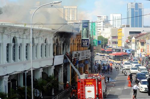 PG06_12092017_TERBAKAR