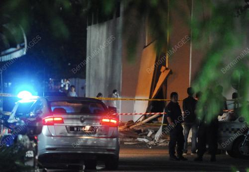 PG06_12112014_KONKRIT_JATUH