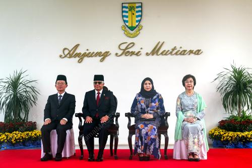 TUN AHMAD FUZI ABDUL RAZAK