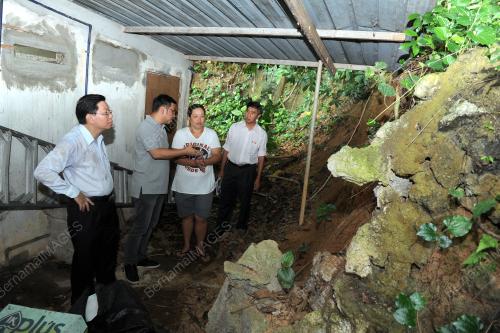 PG06_14102016_RUNTUH_RUMAH