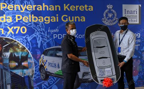 PG06_14102021_KERETA_PERONDA