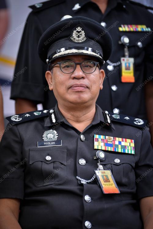ROSLAN MOHAMED