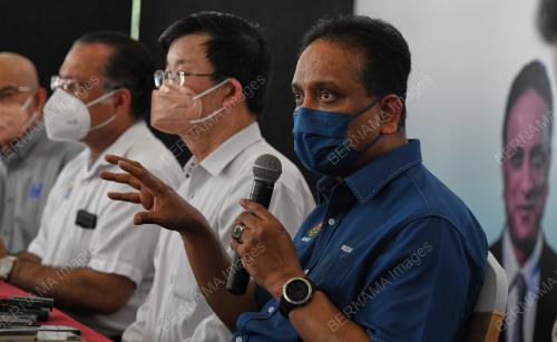 DATUK SERI REEZAL MERICAN NAINA MERICAN