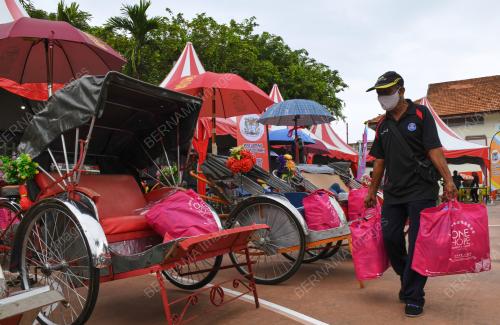BANTUAN BAKUL MAKANAN PENGAYUH BECA