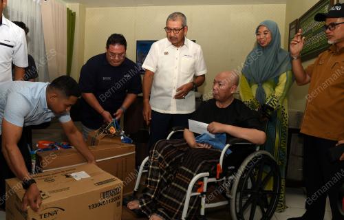 TAN SRI WAN AHMAD DAHLAN ABDUL AZIZ