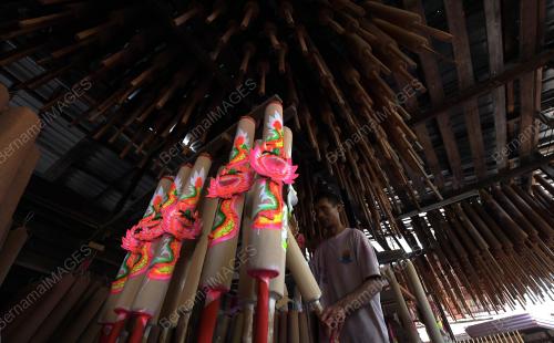 KAYU COLOK TAHUN BARU CINA