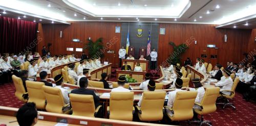PG06_19052017_PERSIDANGAN_BN201705173998