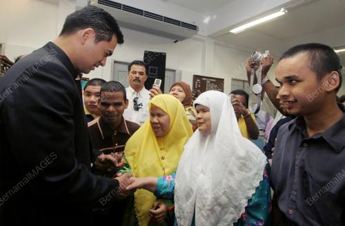 SHEIKH MUSZAPHAR SHUKOR