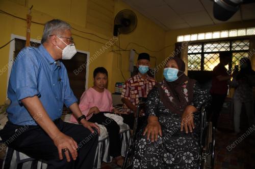 MENTERI PERTAHANAN LAWAT VETERAN ATM